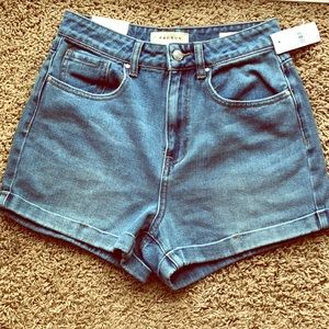 Pacsun Mom Short size 26 (4)
